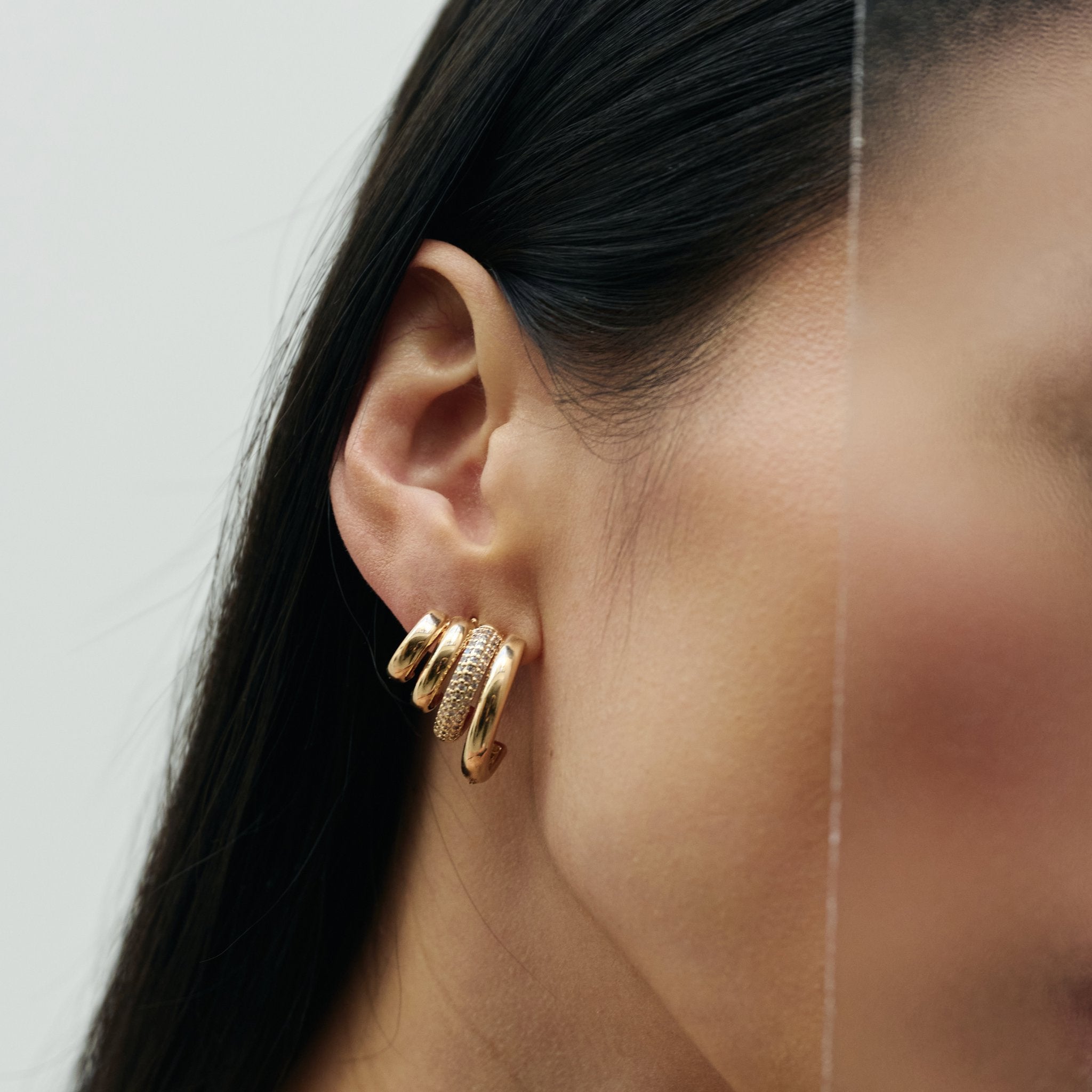 Boucles - Vibrante Boucles d'oreilles Huguette Paris 