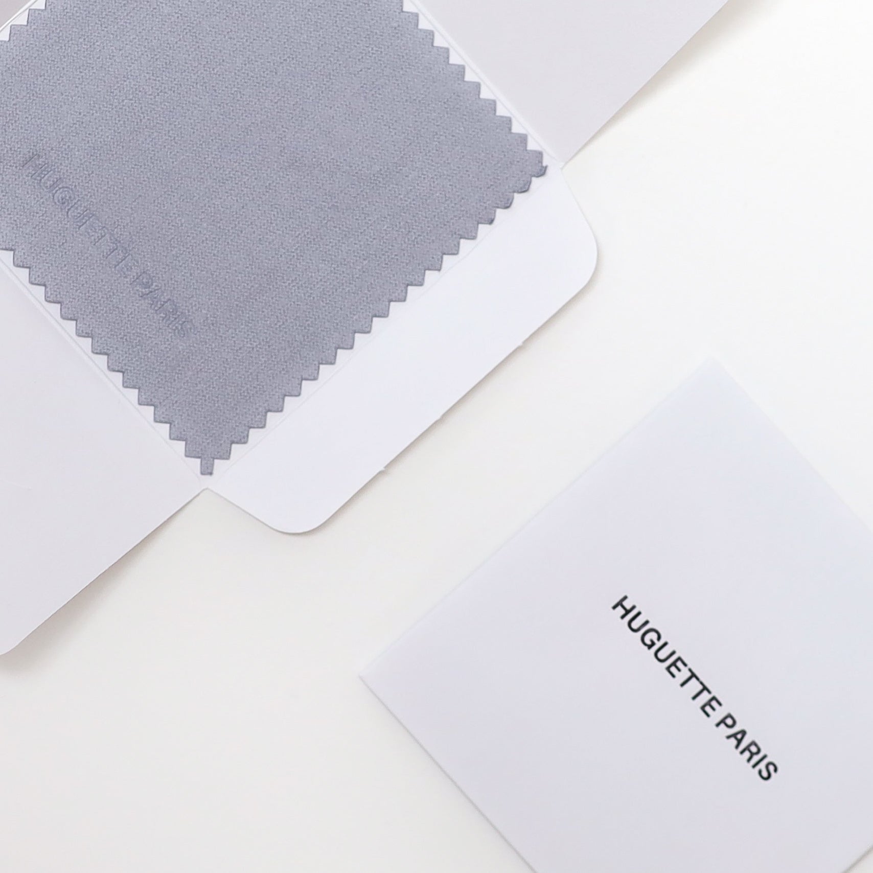 🎁 Tissu en microfibre (OFFERT) Huguette Paris 